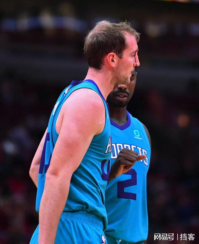 欧超杯赛程吃紧，夏洛特黄蜂国际比赛日门线救险，目标明确，资深球员宣示担当的简单介绍